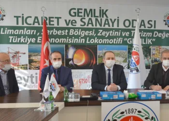 Gemlik Ticaret Odasından öğrencilere tablet