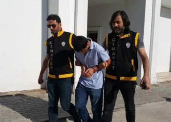 Dişini çeken doktoru bıçakladı! Tahliye edildi