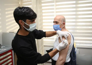 Bursa’da huzurevlerinde aşılama başladı