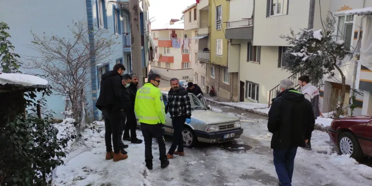 Bursa’da çaldıkları otomobille hırsızlık yaptılar