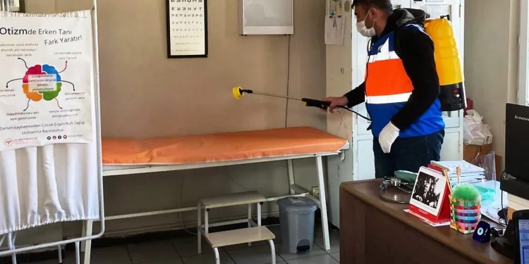Osmangazi’de dezenfekte çalışmaları aralıksız sürüyor