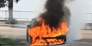 Bursa’da lüks araç alev alev yandı