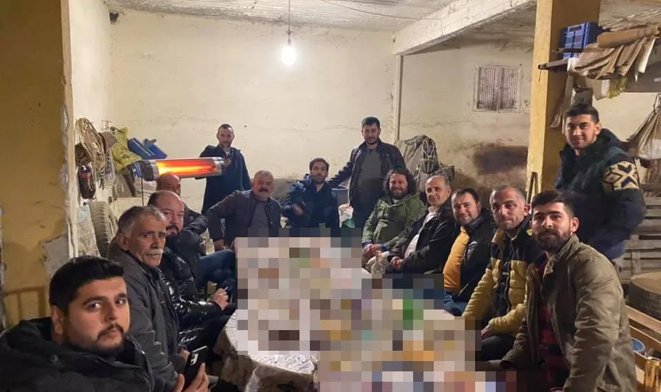 Belediye başkanından virüse davetiye çıkaran kutlama