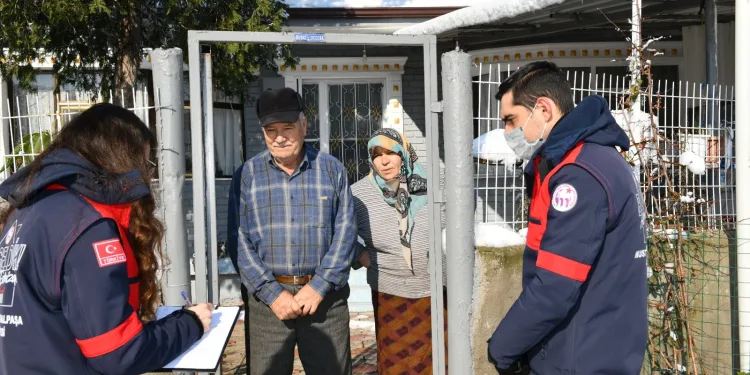 Mobil saha ekibi kar-kış dinlemiyor