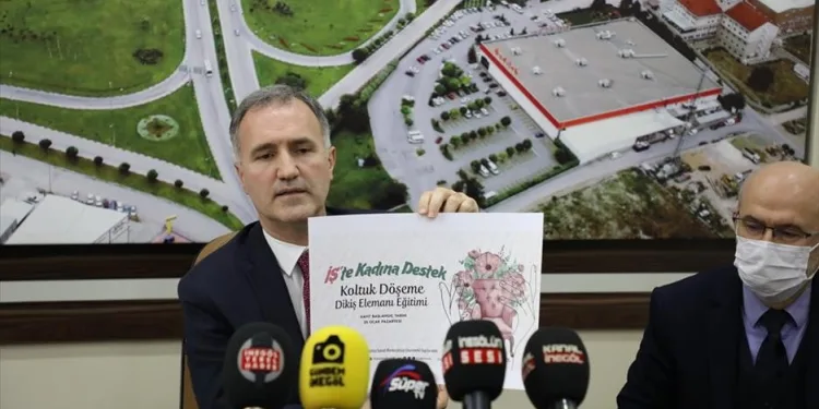İnegöl Belediyesi’nden koltuk döşeme kursu