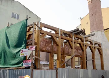 300 yıllık cami 3 yıldır onarılmayı bekliyor