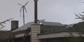 Kurduğu sistemle elektriğe tek kuruş para vermiyor