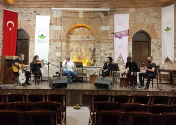 Genç müzisyenlerden online konser