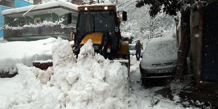 Osmangazi’de kar seferberliği sürüyor