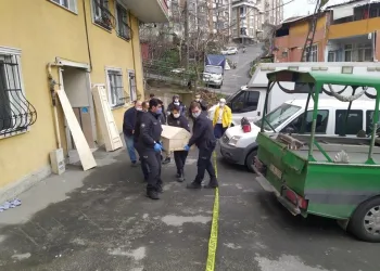 Anne ve ağabeyini koli bandıyla boğarak öldürdü