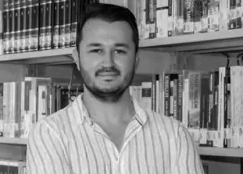 Kavgayı ayırmak isteyen öğretim görevlisi bıçaklanarak öldürüldü