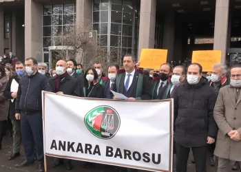‘Çoklu baro’ eylemine katılan avukatlara soruşturma