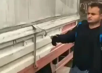 Bu nasıl şaka? Engelli genci kelepçelediler