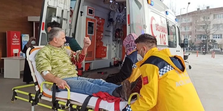 Bursa’da marangoz elektrikli testere ile kolunu kesti