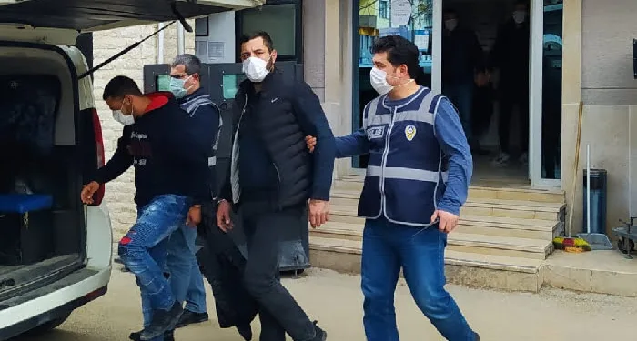 Bursa’da bağ evi hırsızları yakalandı