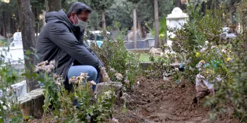 21 günde 4 canını toprağa verdi