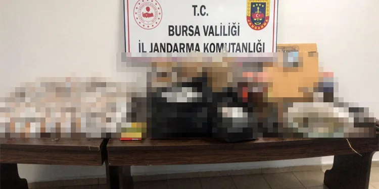 Bursa’da kaçak sigara operasyonu: 2 gözaltı