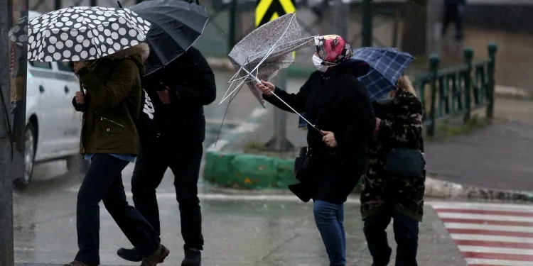 Bursa’da yağmur ve lodos zor anlar yaşattı