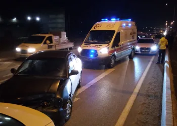 Bursa’da 6 otomobil ve bir ambulans birbirine girdi