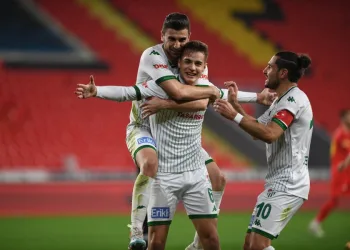 Bursaspor gözünü kupaya çevirdi