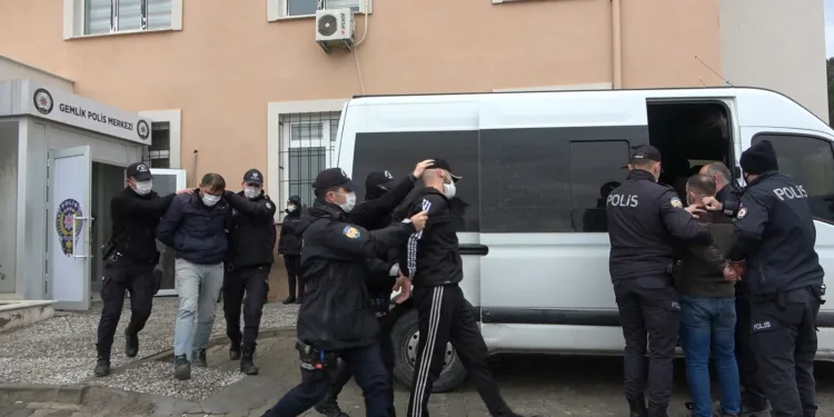 Bursa’da polise ateş açmıştı! Suç makinesi çıktı
