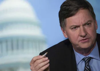 Fed/Evans: Faizler ancak 2024’te yükselmeye başlar