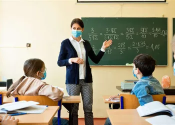 Bilim Kurulu Üyesi’nden okul açıklaması