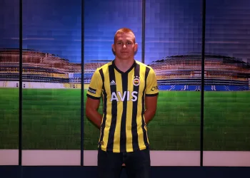 Fenerbahçe, Attila Szalai ile 4,5 yıllık anlaşma imzaladı