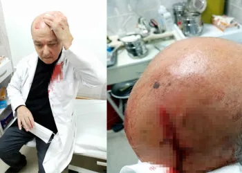 Hasta yakınından doktora taşlı saldırı