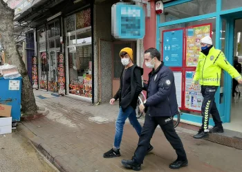 Bursa’da markette ceplerini doldururken yakalandı