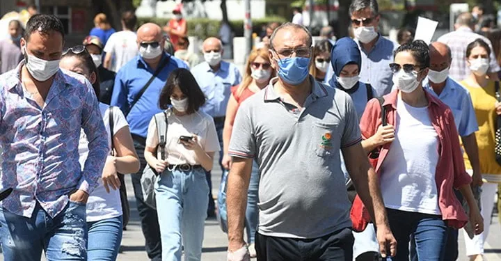 Toplumsal bağışıklık için kaç kişinin aşılanması gerekiyor?