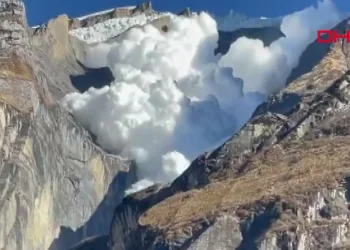 Himalaya dağlarında çığ felaketi