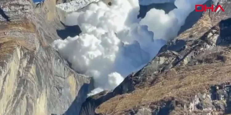 Himalaya dağlarında çığ felaketi