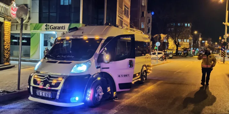 Servis minibüsündeki fazla ışıklara ceza