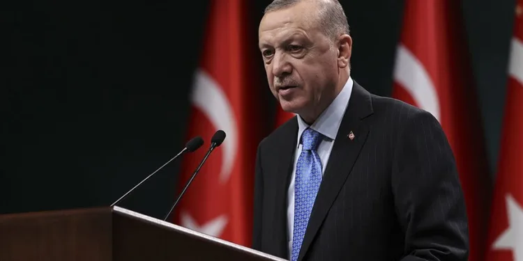 Kısıtlamalar kalkacak mı? Flaş açıklama