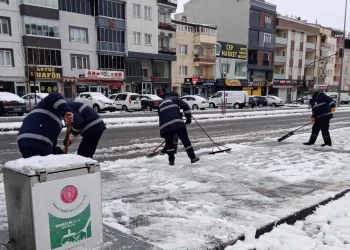Bursa Gürsu’da kar temizliği