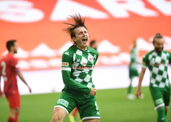 Bursaspor’da Ali Akman kadro dışı bırakıldı