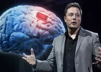 Elon Musk’ın çılgın projesi! İnsan beynine çip takacak