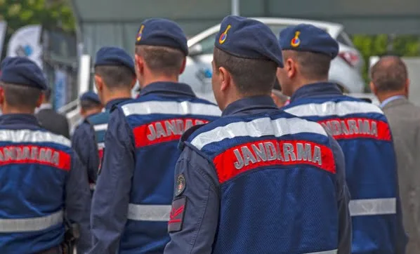 Bursa’da müşteri kılığındaki jandarmaya yakalandı