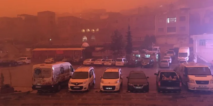 Çöl tozu uyarısı: Virüs havada daha fazla kalır