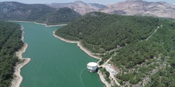 İzmir’de rekor yağış! Barajlar bir gecede doldu