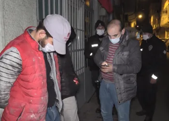 Bekçilerin 6 saatlik takibiyle kıskıvrak yakalandılar