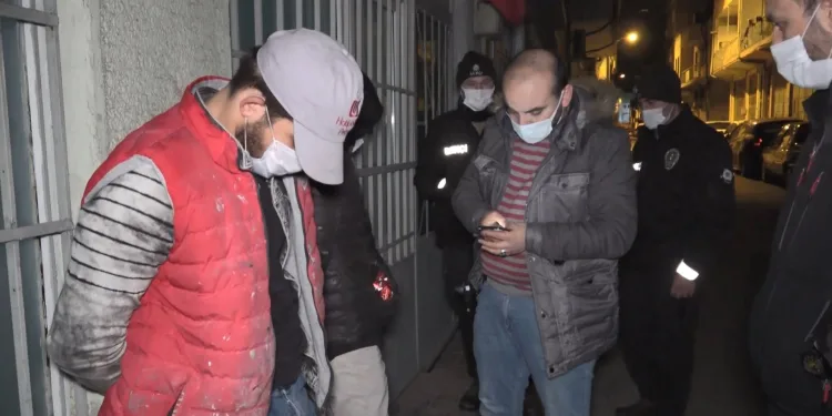 Bekçilerin 6 saatlik takibiyle kıskıvrak yakalandılar