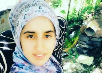 Kayıp olan genç kız apartta ölü bulundu