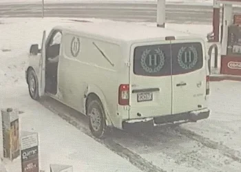 İçinde ceset olan cenaze aracını çaldılar