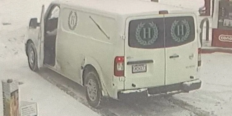 İçinde ceset olan cenaze aracını çaldılar