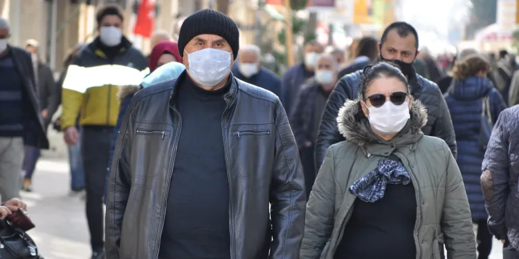 Mutasyonlu virüs ağır ve şiddetli geçecek