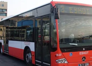 Otobüs durağında bekleyen genç kıza cinsel taciz
