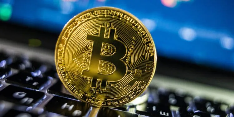 Tarihi zirveye ulaşan Bitcoin düşüşe geçti