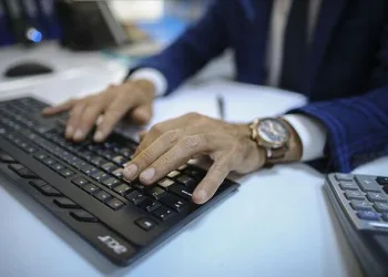 Sözleşmeli kamu personellerinin yıllık izinleri devredilecek